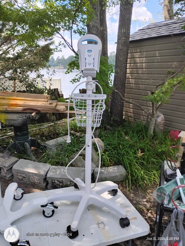 Welch Allyn Medical Rolling Stand 413171 - Great Condition