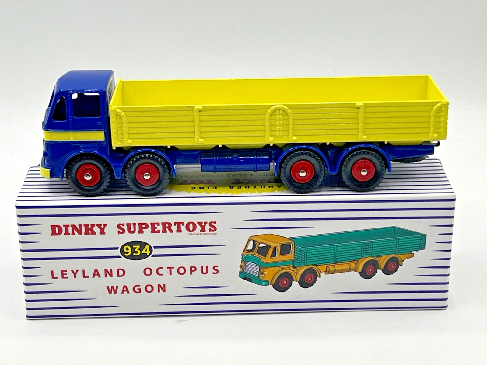 激レア美品　DINKY SUPERTOYS LEYLANDトラック　ミニカー Boxed Dinky No. 934 Leyland Octopus Wagon 1954-64. For Sale at