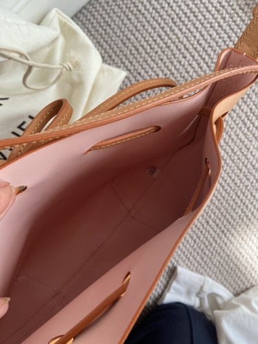 BNWT MANSUR GAVRIEL Leather Bucket Bag Adjustable Strap Drawstring (RRP £395) - Picture 7 of 13