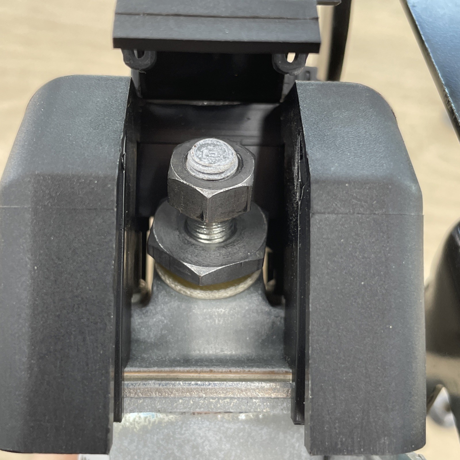 09 Bentley Fying Spur BatteryProtectionRelay Selenoid&Mount 3D0919083,3D0919433