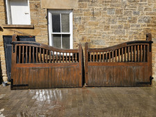 Driveway Gate Pair Dual Swing Curved Top Wooden Brown with Metal Hinges