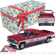 IXO IA64020 1:64 1976 GMC SIERRA GRANDE 2500 ST NICK'S CHRISTMAS TREE FARM