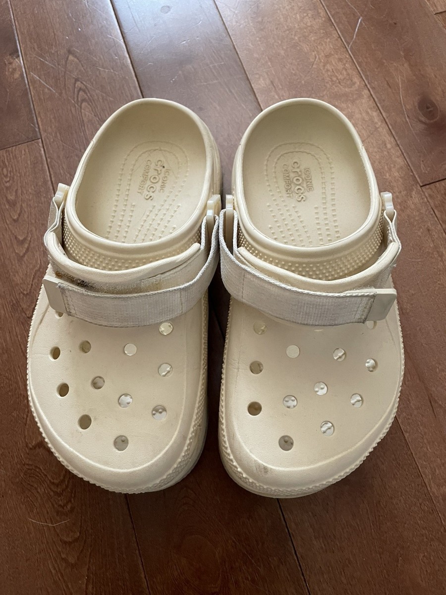 Crocs Hiker Xscape Clogs M4/W6 in Vanilla Neutral Chunky Platform