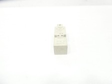 Omron E2Q2-N15Y4-51 Proximity Sensor 20-250v-ac