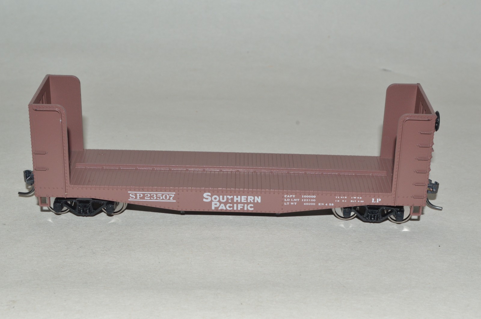 HO scale Athearn Southern Pacific RR 40' pulpwood rack flat car train MW KD's