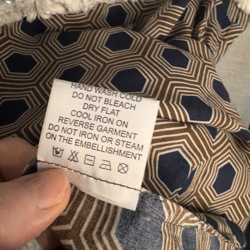 Blusa sin mangas TORY BURCH gráfica con flecos y cuentas espejadas - Imagen 6 de 9