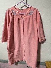 ELISA sz L vintage womens pink bathrobe snap front 2 pockets 3/4 sleeve detail