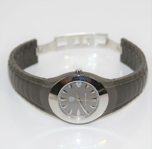 ESQ Movado Women’s Swiss Watch E5083- Titanium (SIZE 7.75") - Picture 4 of 9