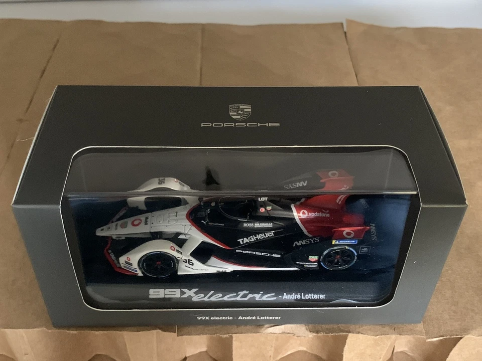 Porsche Formula E Andre Lotterer Minichamps 1:43 - Image 2 of 4