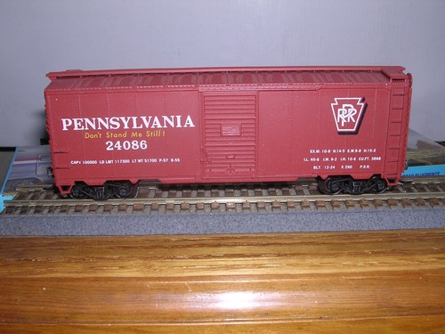 Coche de caja de acero ACCURAIL #3309 Pennsylvania 40' AAR #24086 construido H.O. 1/87 | Zustand: New