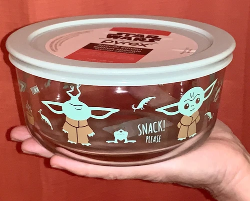 Retired Baby YODA Star Wars”The Child”Pyrex 4 Cup Storage Snack Bowl Mandalorian