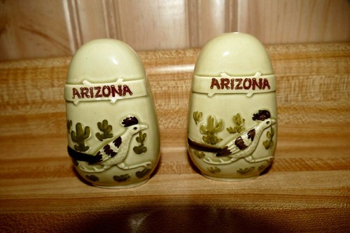 Vintage Arizona Salt & Pepper Shaker Set Roadrunner & Saquaro catcus, green