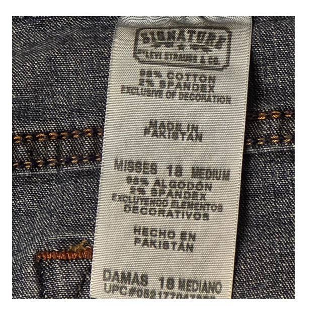 Signature By Levi Strauss Size 18 Medium Women's Denim Jeans Boot cut Mid Rise image 3