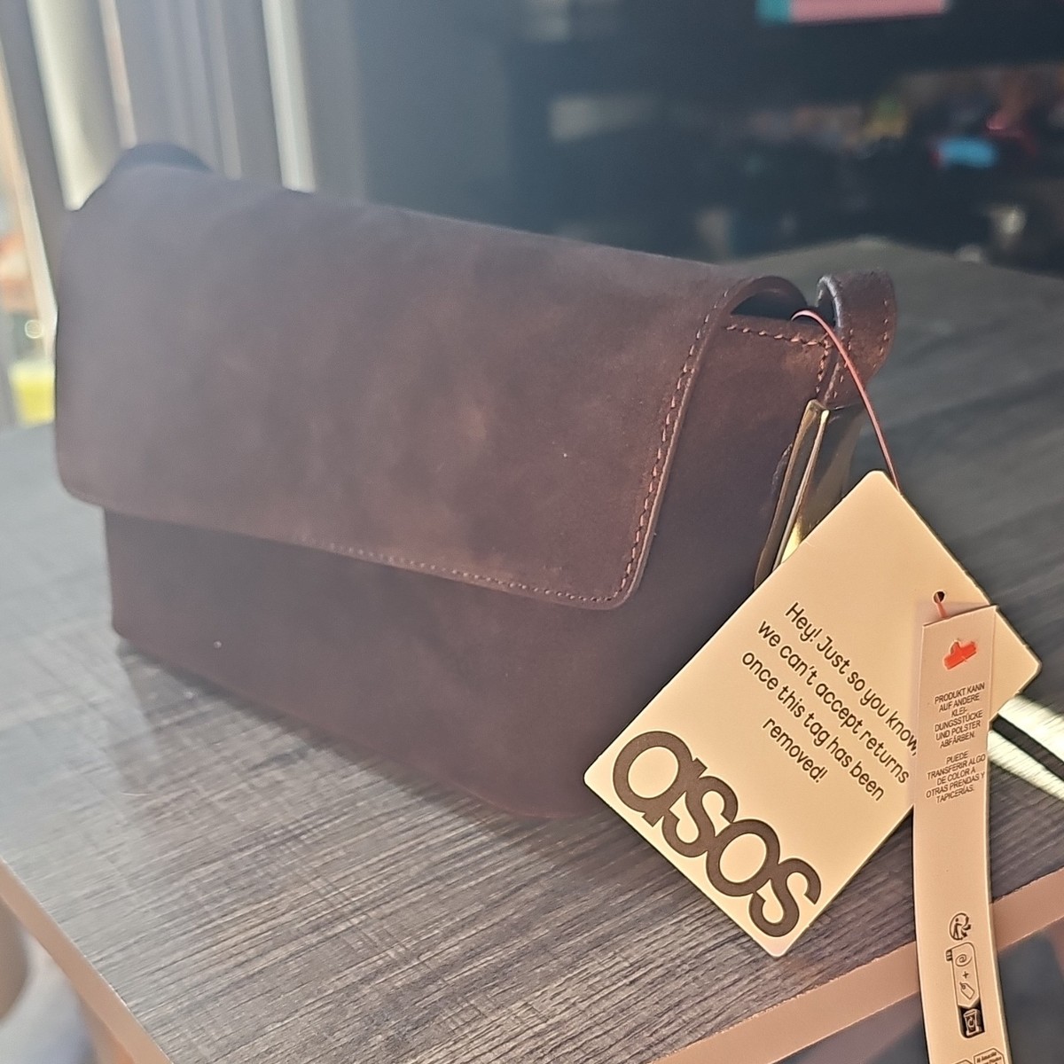 スカーレット ASOS DESIGN Chocolate Suede Asymmetric Flap Shoulder Bag With