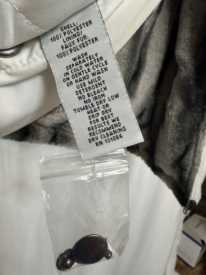 Valerie Stevens White Puffer Vest Faux Fur Lined Quilted Front Zip Winter Small - Image 3 of 4