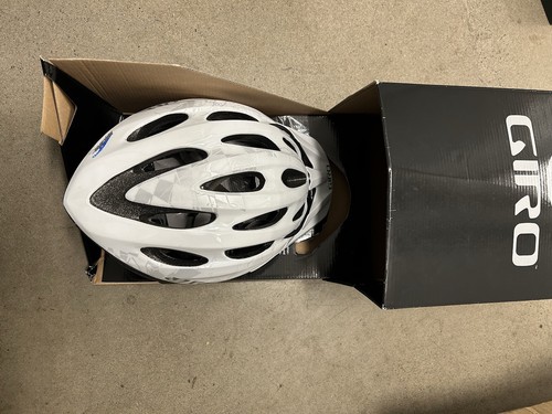 GIRO Indicator Cycling Helmet. NIB. Mountain Biking- City Riding Helmet NEW!! - Picture 2 of 10