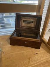 ANTIQUE THORENS ( PRE REUGE) MUSIC BOX 72 / 4 Plays  "HOME SWEET HOME" & MORE  