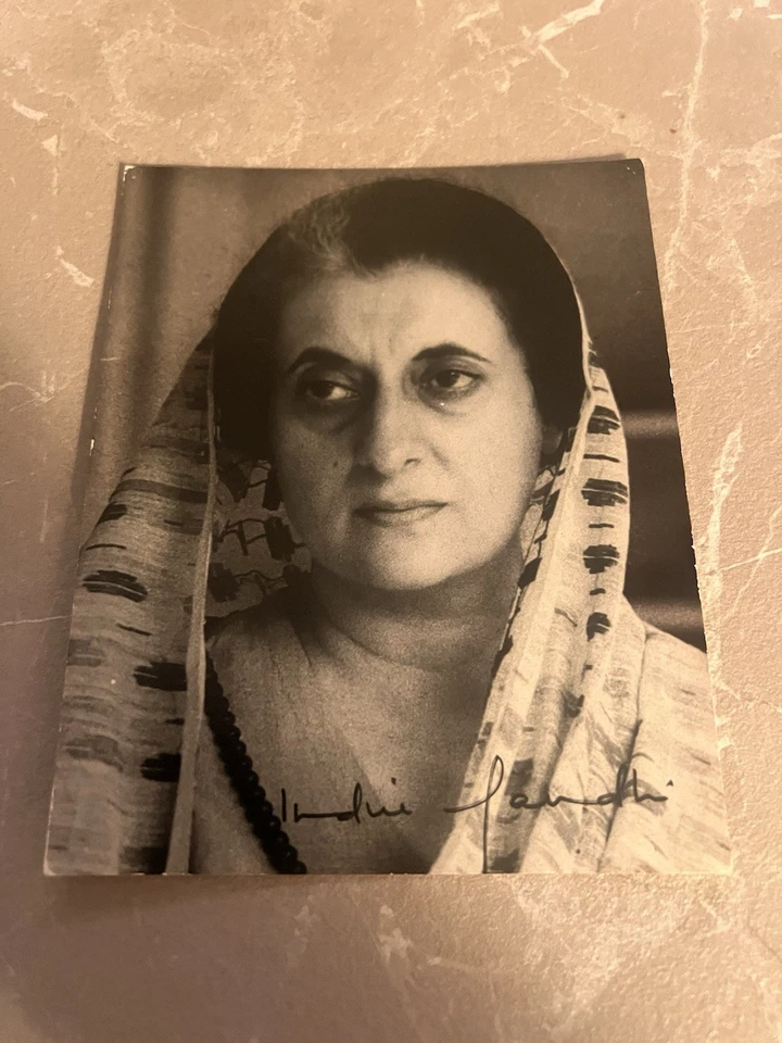 Indira Gandhi - Drucksignierte Autogrammkarte - Ministerpräsidentin Indien - Bild 1 von 4
