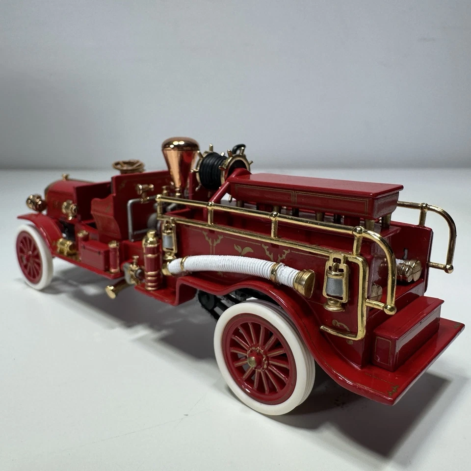 Matchbox Models of Yesteryear YFE24-M 1911 Mack Fire Engine - Nuevo en caja certificado de autenticidad Foto 4 de 4