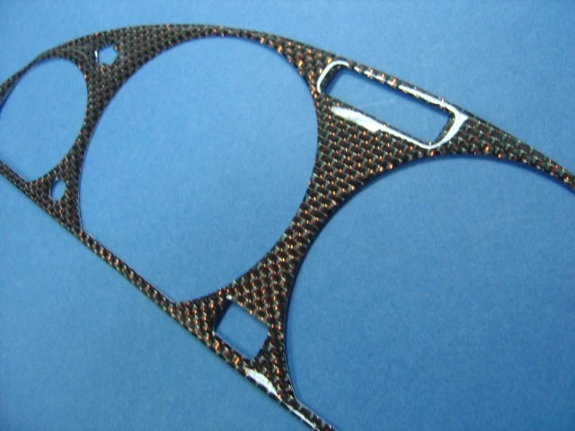 TABLERO CALIBRE FIBRA CARBONO EMBELLECEDOR (Rojo Neón Brillante) PARA BMW E46 SERIE 3 1999-2005 Foto 4 de 4