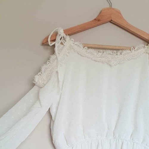 Pre-loved White Chiffon Cold Shoulder Lace Trim Playsuit size Small - Picture 4 of 4