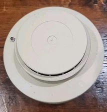 SIEMENS CERBERUS PYROTRONICS ILP-2 SMOKE DETECTOR .