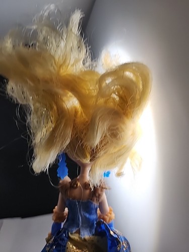 Ever After High Blondie Locks Thronecoming Mattel 2012 Doll Toy - Picture 9 of 15