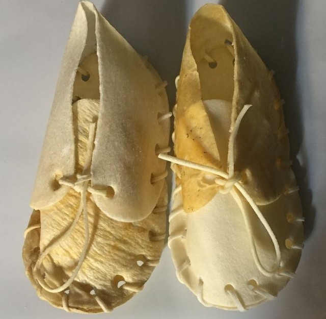 VOTOY XPET NATURAL RAWHIDE 5" SHOE CHEW 20 PIECE DOG. DEFECTIVE BURNT