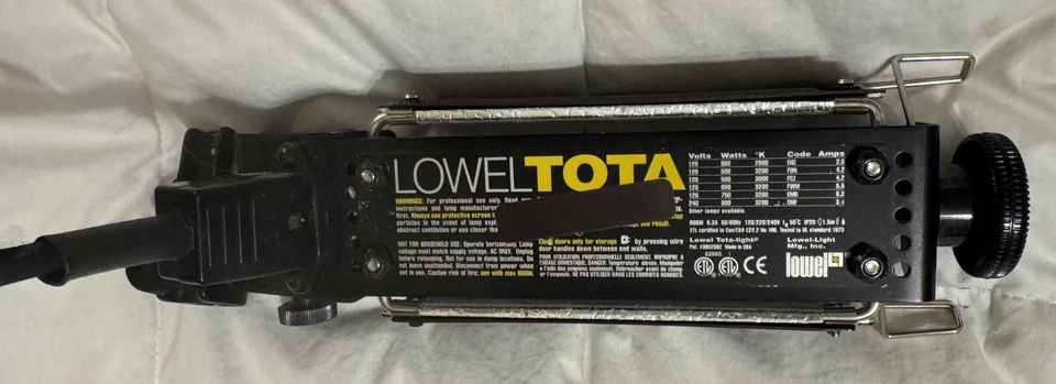 Lowel Tota-Lite T1-10 Portable Tungsten Light 300 to 1000 Watts - Image 3 of 3