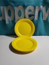 TUPPERWARE Microwave Reheatable Dessert Plates set of 4 Yellow 7.7" new