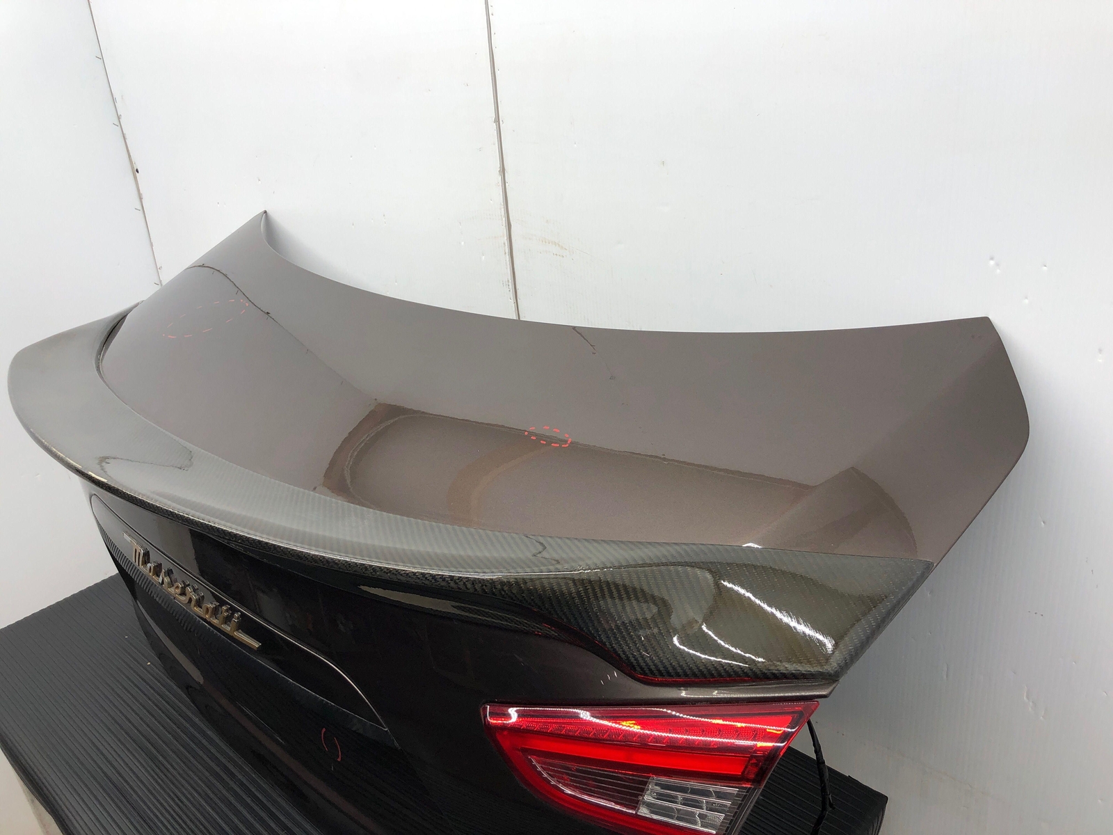 2014 - 2019 MASERATI GHIBLI M157 OEM REAR TRUNK DECKLID W/ CAMERA