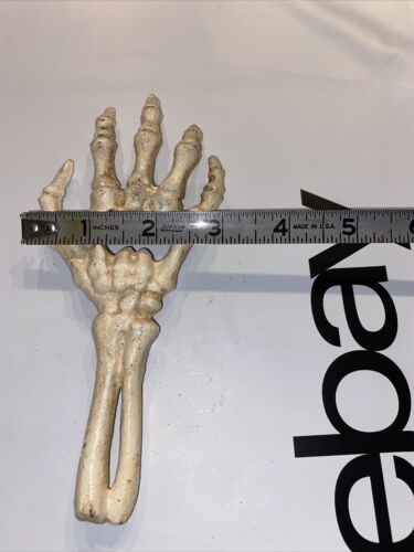Skeleton Cast Iron Beer Bottle Opener BBQ Grill Man Cave Patina Soda Collector - Picture 11 of 12