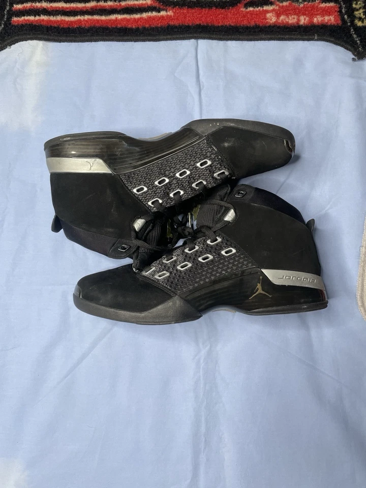 Talla 10 - Air Jordan 17 OG Negro Metálico Plateado Foto 2 de 4