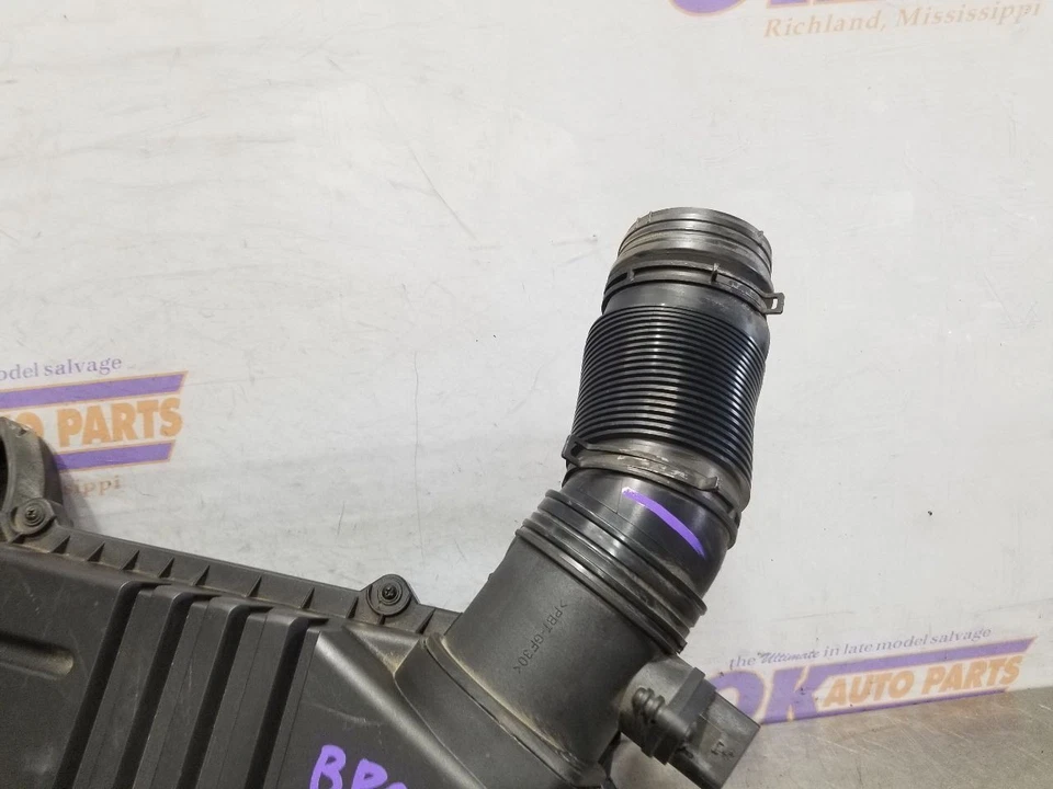 08 2008 VOLKSWAGEN VW R32 3.2L ДВИГАТЕЛЯ ВОЗДУХООЧИСТИТЕЛЬ С ВОЗДУХОВОДОМ - Изображение 2 из 4