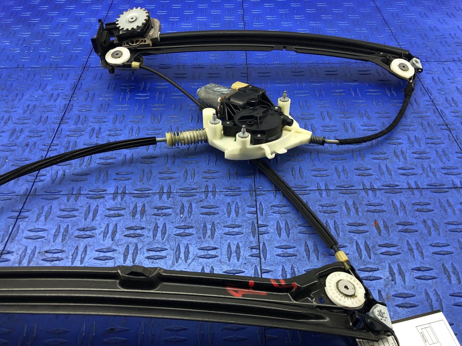 2014-2019 MASERATI GHIBLI FRONT RIGHT DOOR WINDOW GLASS REGULATOR W/ MOTOR OEM