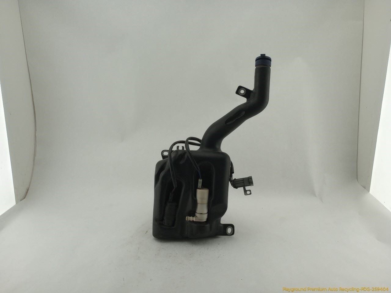 Maserati Quattroporte M139 Windshield Washer Storage Reservoir Tank Fits 03-08