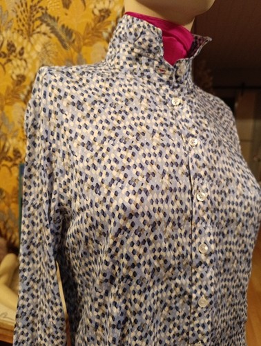 Blusa eterna 40 azul estampado mínimo usado estado perfecto tejido de lujo - Imagen 2 de 13