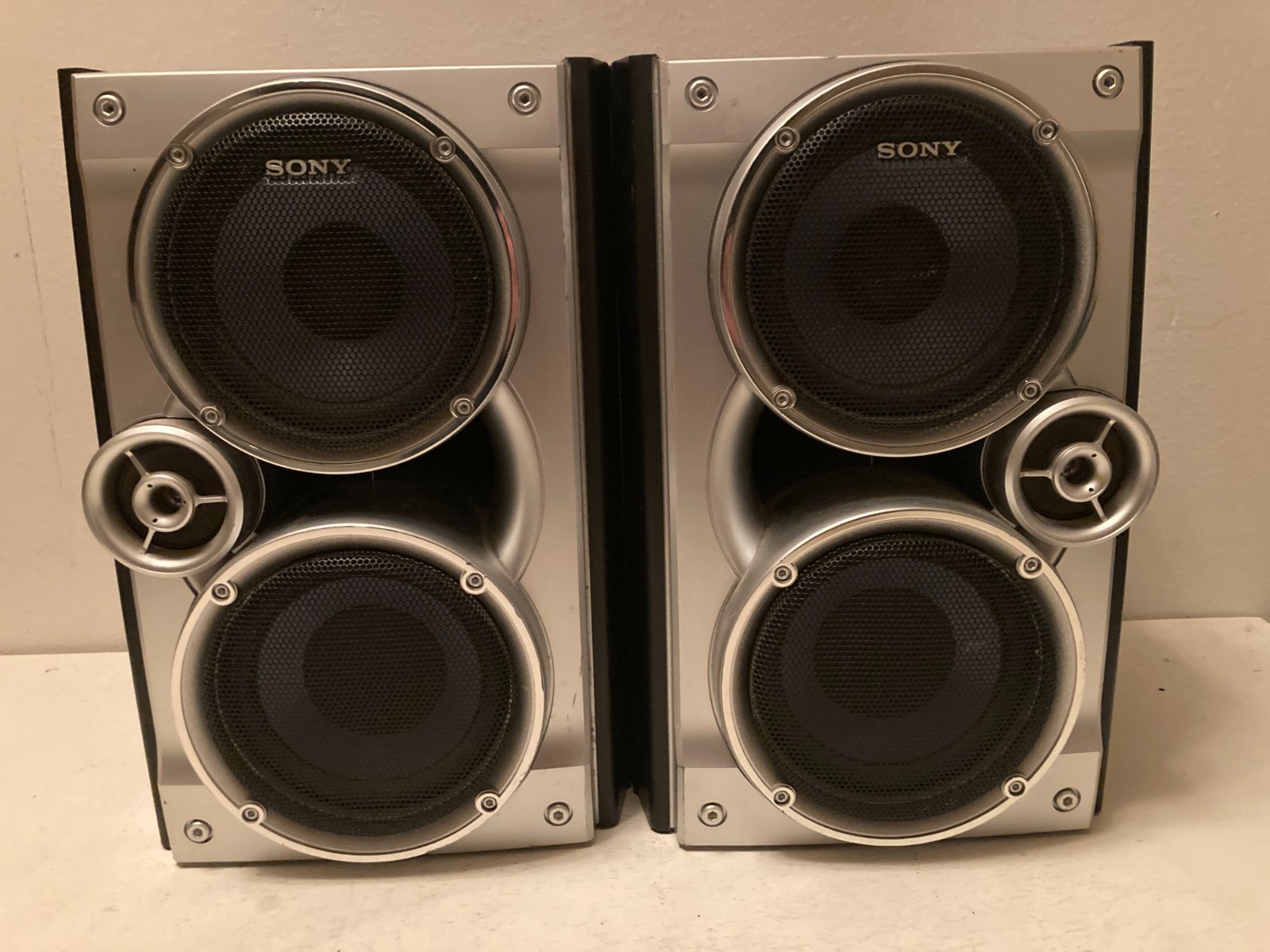 Sony SS-GX555 2 pieces Stereo Bookshelf Speakers 6 Ohms In S
