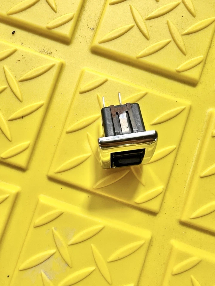 DeTomaso Pantera WINDOW SWITCH Foto 3 de 4