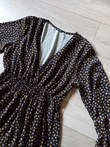Boohoo Dark Grey Ditsy Floral Flared Dress Long Sleeved Smart Boho Retro UK14 - Picture 17 of 22