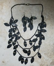 Metal Leafs Set Necklace Earrings Black Gold Tone Stripe