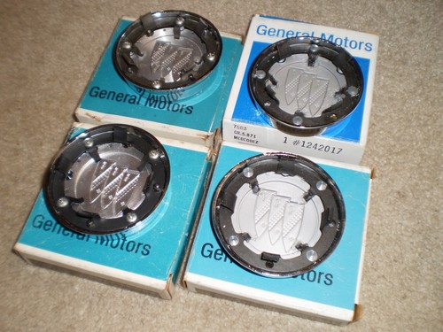 NOS RALLYE WHEEL CENTER CAPS 71-76 BUICK GS GSX SKYLARK REGAL CENTURY APOLLO 75 - Picture 5 of 6