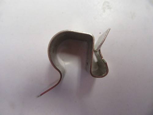Caddy Clips for Fastening MC or AC Cable to Metal Studs 215 449 Lot of (50) - Picture 3 of 3