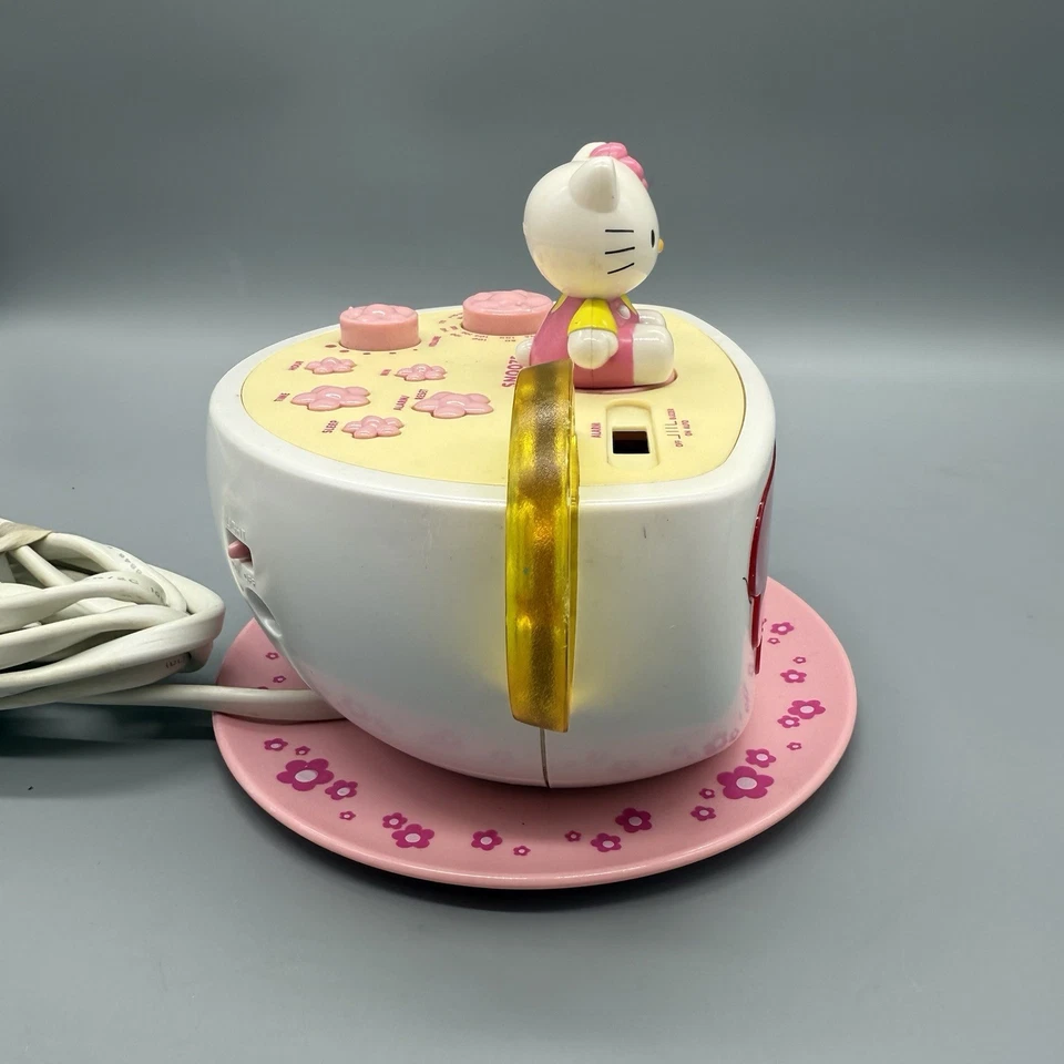 Hello Kitty KT2055 Radio Alarm Clock Tea Cup Pink Lemon Night Light Sanrio 2012 - Image 3 of 4