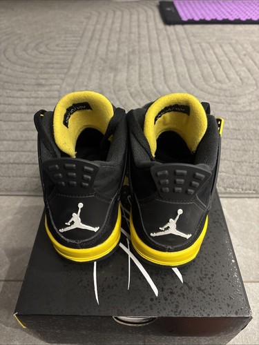 Air Jordan 4 Retro Thunder per Uomo - Black/White-Tour Yellow, EU 39 - Foto 2 di 3