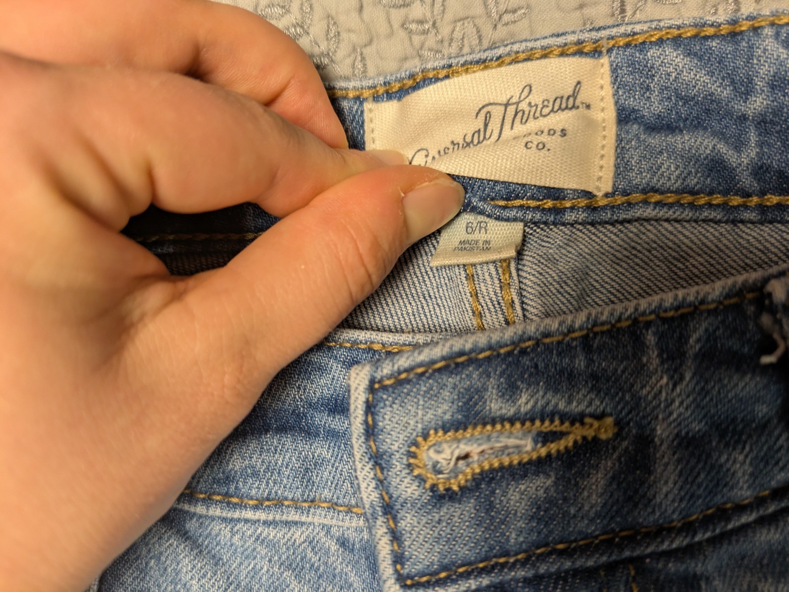 Universal Thread Ankle Bootcut Jeans Light Wash S… - image 5