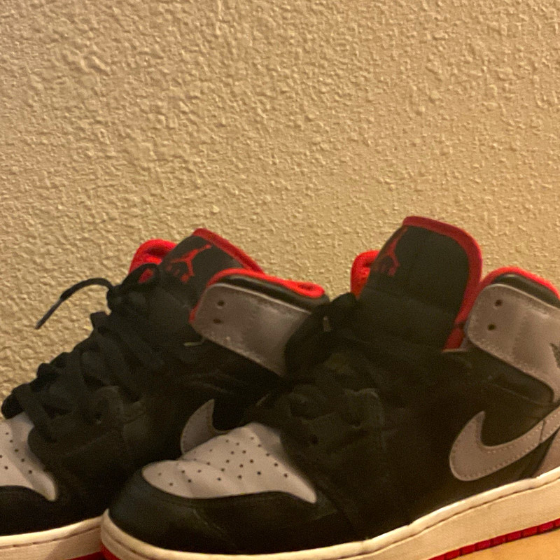 Jordan Air Jordan 1 Mid Unisex Kids 7Y Black Gray Red Sneakers DQ8423-006