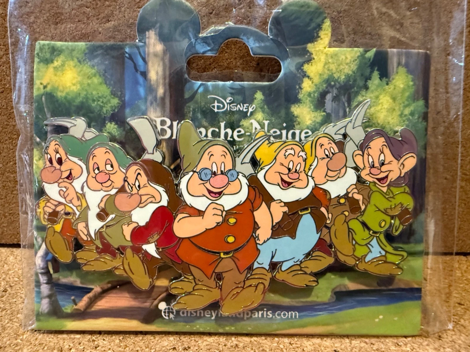 Disney Pin DLP Disneyland Paris - The Seven Dwarfs Mini Jumbo, Snow White