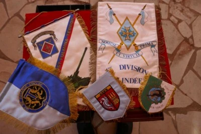 lot fanion drapeau militaire Artillerie de Marine division blindée etc.... - Photo 1/4