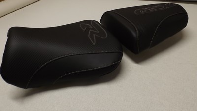 CUSTOM FRONT SEAT COVER black/blue/white WILL FIT SUZUKI GSX 600R/750R CUSTOM FRONT SEAT COVER black/blue/white WILL FIT SUZUKI GSX 600R/750R
